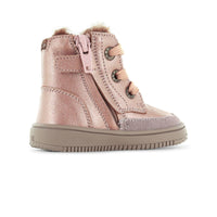 Stijlvol, comfortabel en veilig: de Shoesme baby-proof schoen  in rose gold. Speciaal ontworpen voor kindjes die hun eerste stapjes zetten. Met veter en anti-slipzool. In verschillende kleuren en maten. VanZus