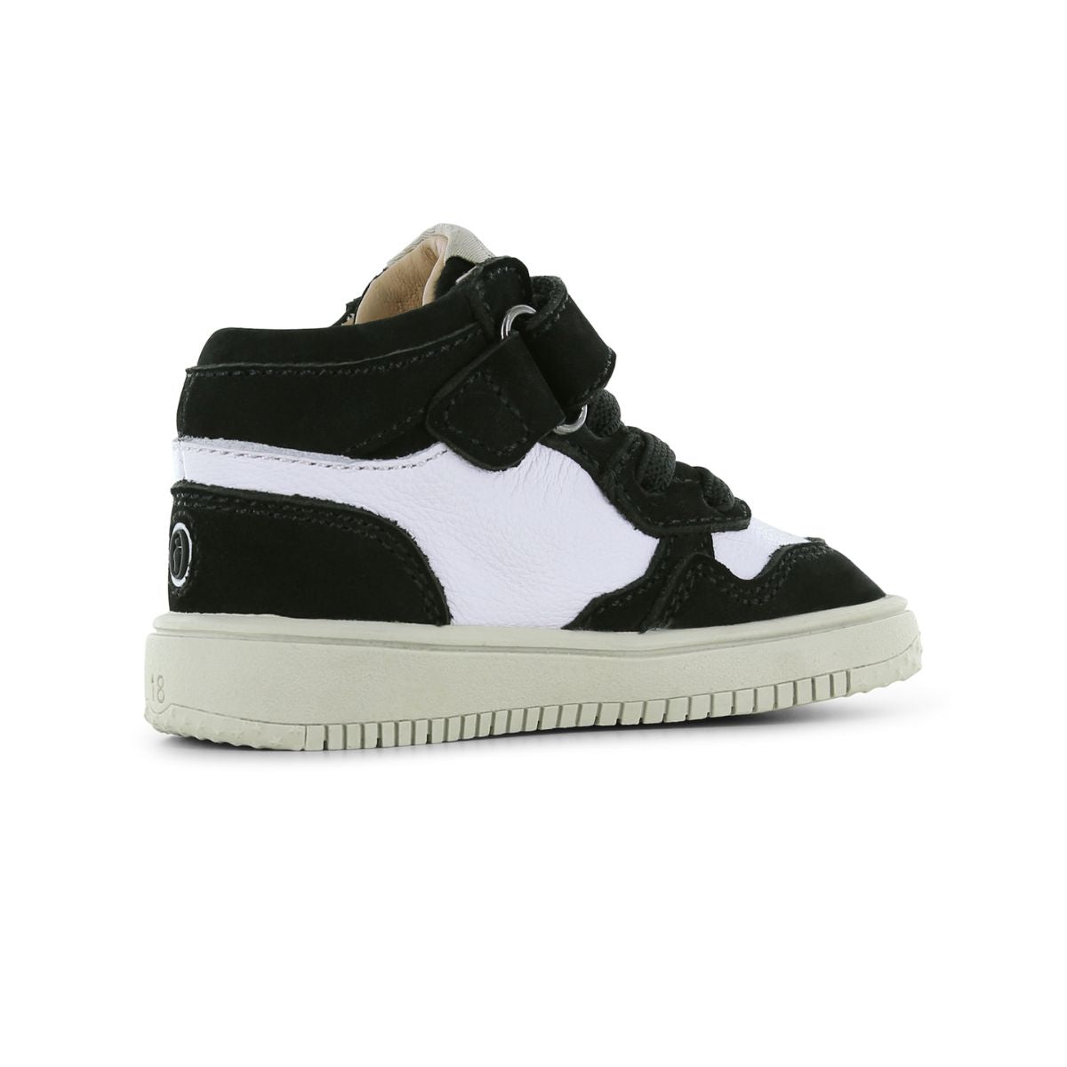 Baby-proof sneakers van Shoesme in black white kunnen altijd gedragen worden. Gemaakt van leer, met veters en anti-slipzool. In verschillende kleuren en maten. VanZus