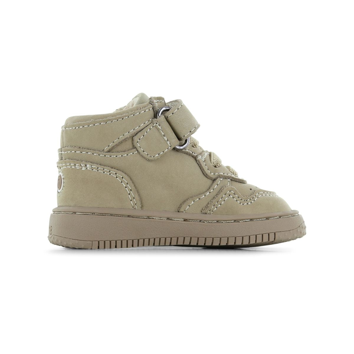 Perfect voor elk seizoen: de baby-proof sneakers in taupe van het merk Shoesme. Gemaakt van leer, met veters en anti-slipzool. In verschillende kleuren en maten. VanZus