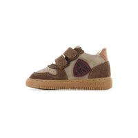 Perfect voor elk seizoen: de baby-proof sneakers in taupe brown van het merk Shoesme. Gemaakt van leer, met veters en anti-slipzool. In verschillende kleuren en maten. VanZus