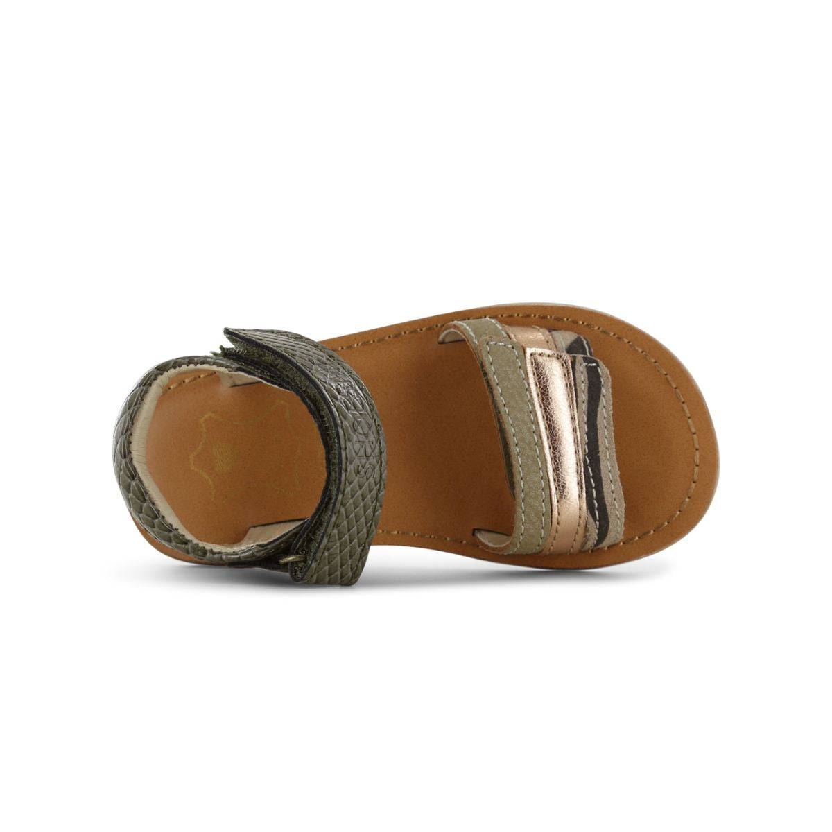 De Shoesme classic sandaal green is de perfecte sandaal voor jouw kleintje. Deze comfortabele sandalen zijn heerlijk om te dragen op een warme zomerdag. De leuke looks van de sandalen maken het helemaal af. VanZus.