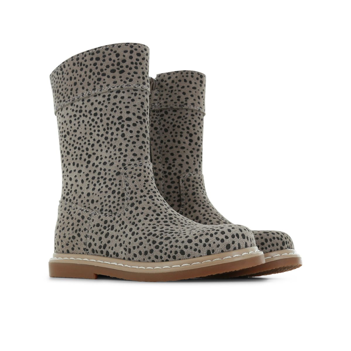 Shoesme's crepe laarzen zijn een musthave! De boots dark grey dots zijn tijdloos, gemaakt van leer, eenvoudig aan en uit te trekken. In verschillende kleuren en maten.VanZus