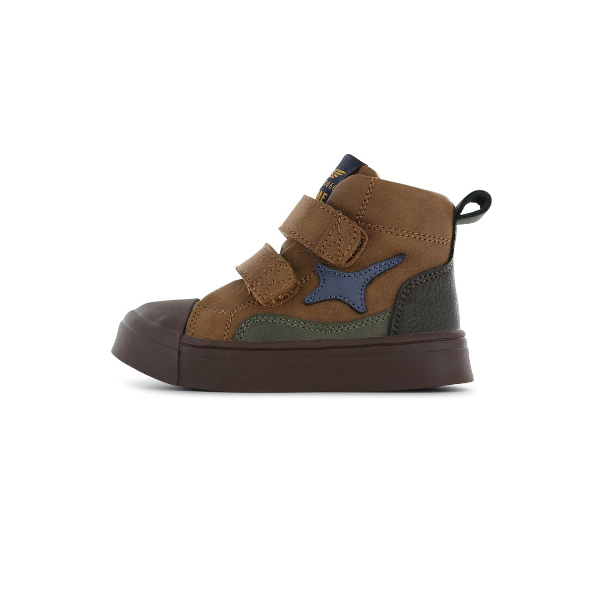 Maak de outfit van je kindje compleet met de hoge sneakers van Shoesme in de kleur cognac. Perfect om te combineren, gemaakt van leer, met veters en een rits, met een zachte teddy voering. In maten 22 t/m 30. VanZus