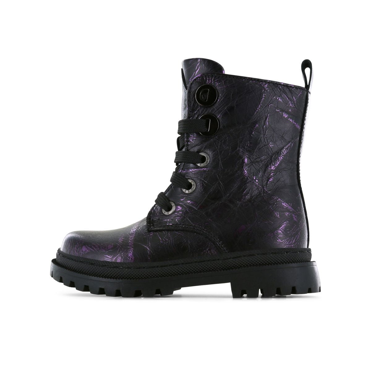 Shoesme's new tank veterboots in de kleur purple black zijn hip, comfortabel en duurzaam. Slijtvast, perfect voor intensief gebruik, luxe uitstraling, met ritssluiting voor makkelijk aan- en uittrekken. VanZus