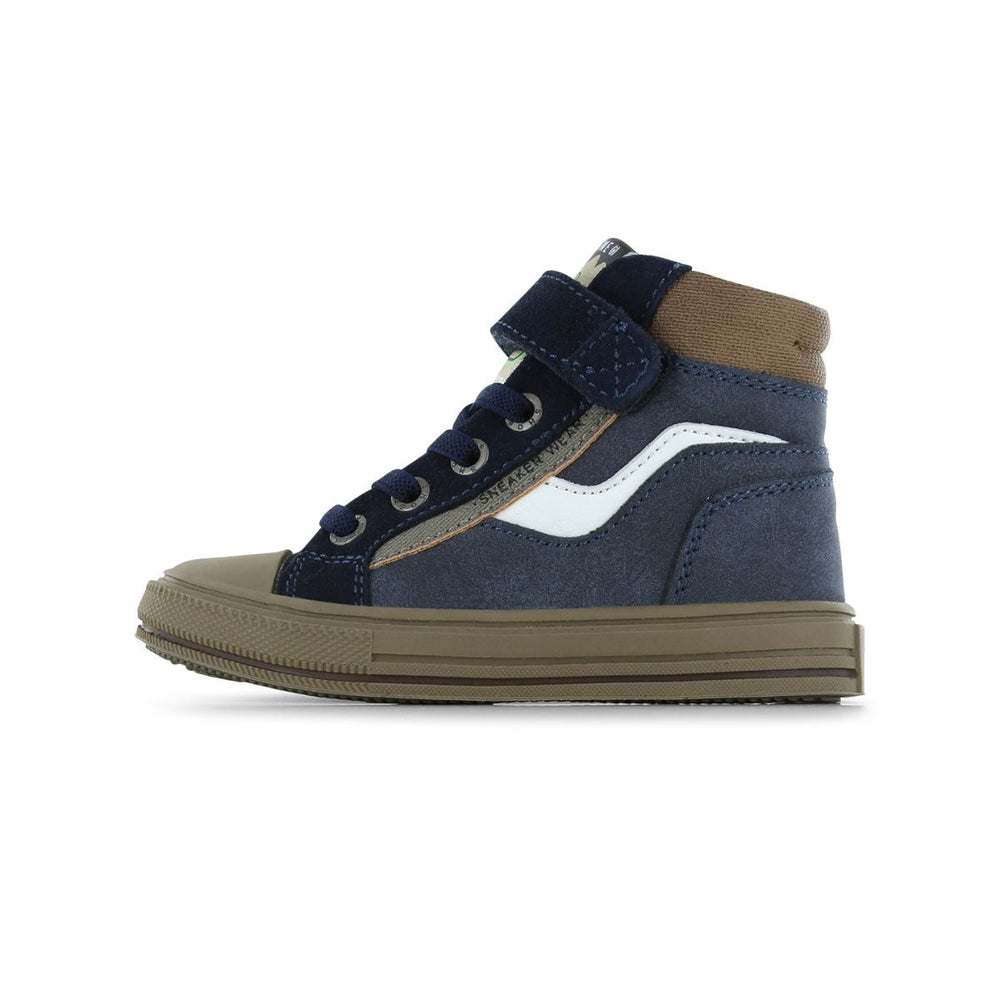 Maak de outfit van je kindje compleet met de omero sneakers van Shoesme in de kleur dark blue. Perfect om te combineren, gemaakt van leer, met veters en een rits, met een zachte teddy voering. In maten 24 t/m 32. VanZus