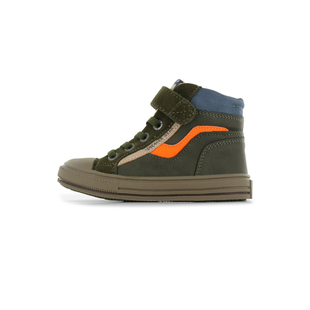 Maak de outfit van je mini compleet met de omero sneakers van Shoesme in green orange. Perfect om te combineren, gemaakt van leer, met veters en een rits, met een zachte teddy voering. In maten 24 t/m 32. VanZus