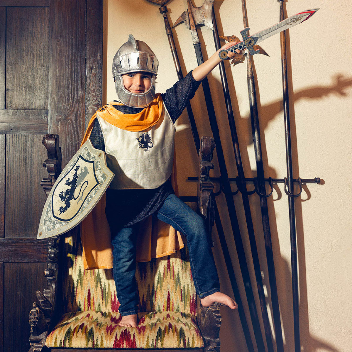 Is jouw kindje een echte ridder? De look is natuurlijk niet compleet zonder een echte ridderhelm! Met deze coole ramon ridder helm van het Nederlandse merk Souza! is je kindje helemaal klaar om ridders te bevechten en kastelen te bestormen! VanZus