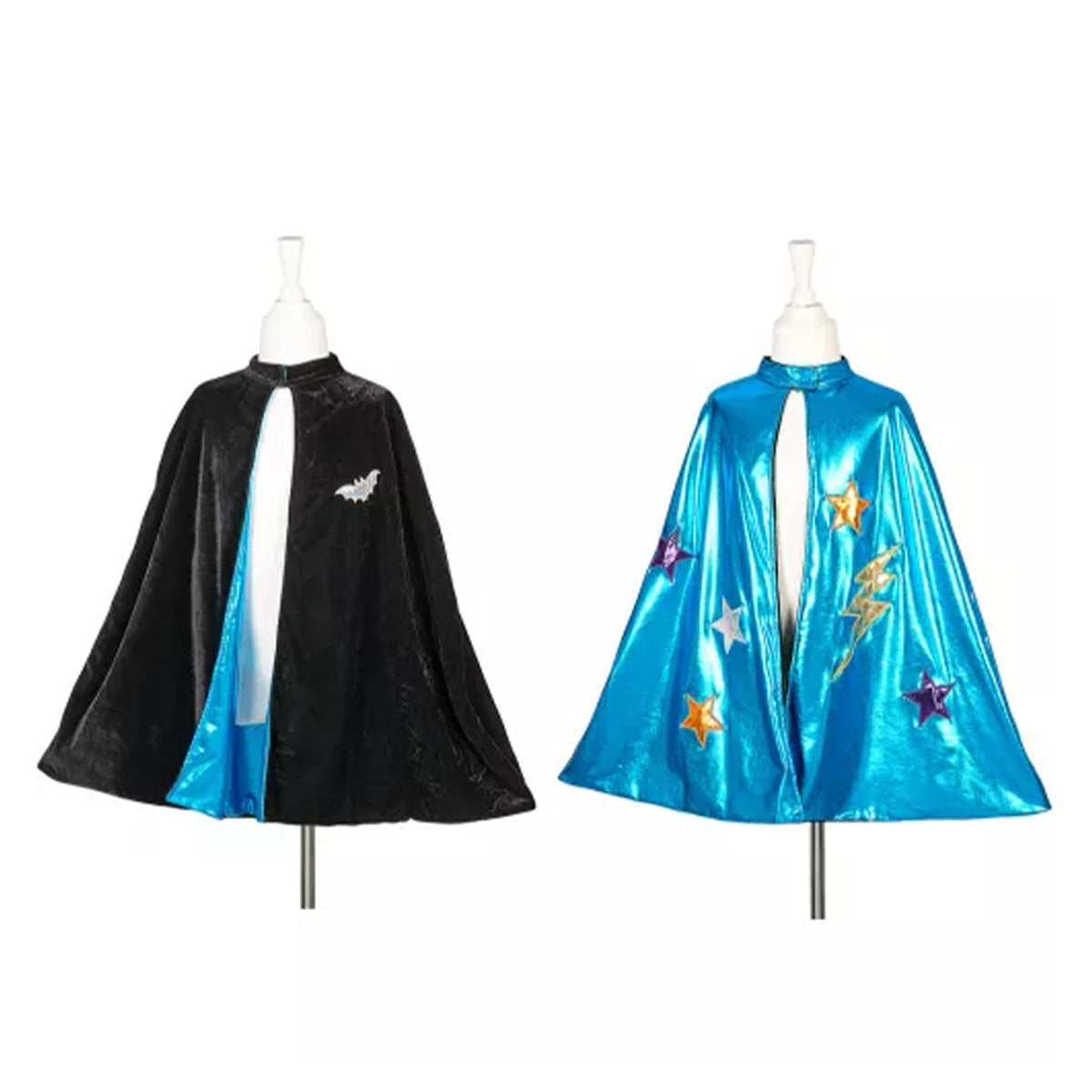 Heeft je kindje binnenkort een (halloween)feest of vind hij of zij verkleden gewoon superleuk? Dan mag deze toffe Super Hero Bat reversible cape van Souza! niet ontbreken! Deze leuke cape kan je namelijk op twee manieren dragen, waardoor je in één keer een ander personage kan worden. VanZus