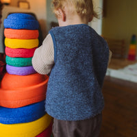 De Stapelstein Original mini rainbow set classic 6 stuks is het perfecte open einde speelgoed dat zorgt voor urenlang speelplezier. Deze nieuwe set is de kleine versie van de originele Stapelstein stenen! Speciaal ontwikkeld voor kleine handen en ze zijn half zo groot als de originele stenen. VanZus