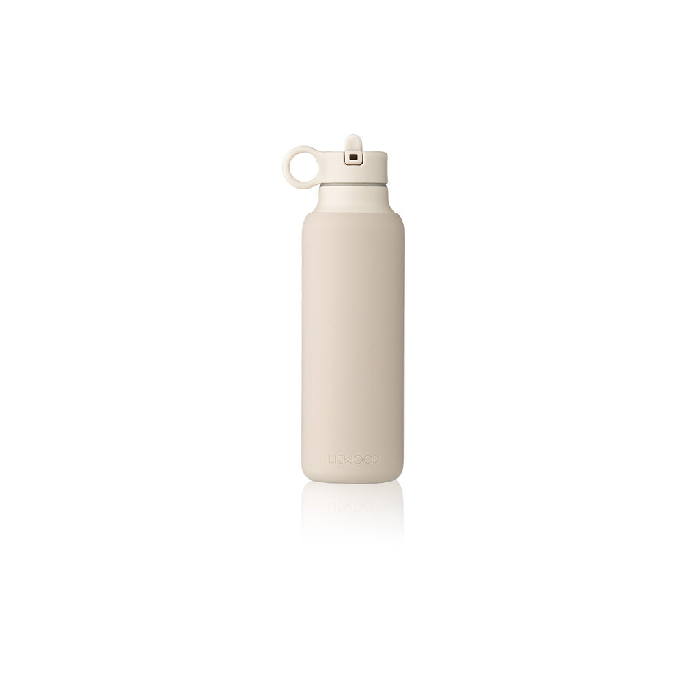 De Liewood stork waterfles sandy 500ml is een hele toffe fles waar dankzij het grote volume lekker veel drinken in kan. De fles is dus niet alleen leuk voor je kleintje, maar stiekem ook voor jou. VanZus.