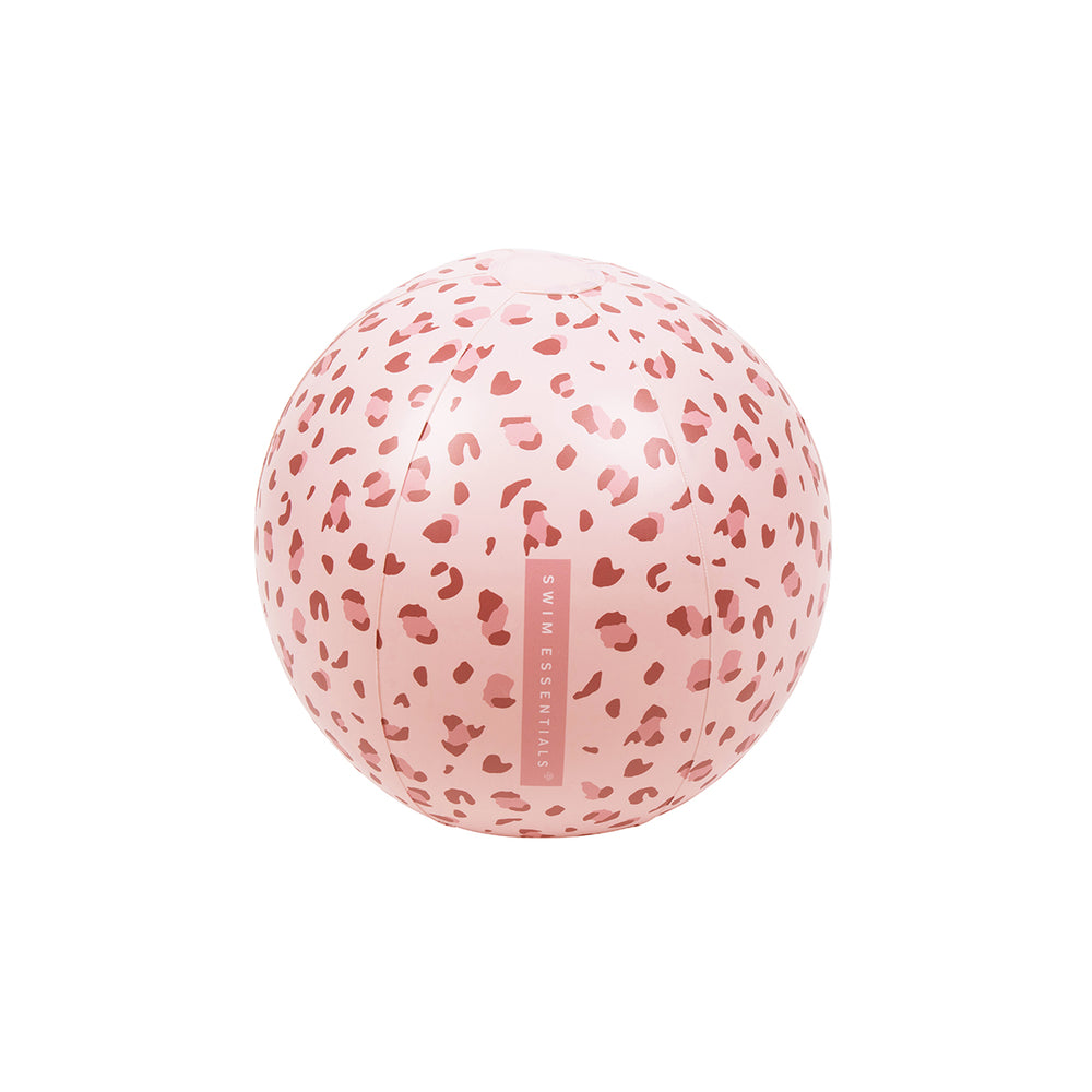 De Swim Essentials strandbal old pink leopard is het perfecte accessoire voor een dagje strand of zwembad. Lekker overgooien of een soort volleybal, deze opblaasbare strandbal zorgt voor veel speelplezier. VanZus.