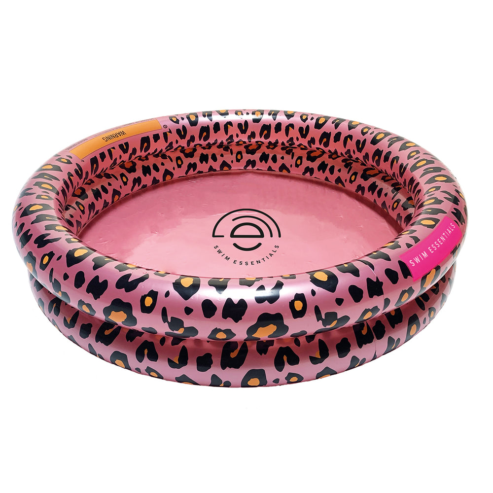 Het Swim Essentials zwembad 60 cm rose gold leopard is het perfecte accessoire voor een warme dag. Dit leuke opblaasbare zwembadje zorgt voor lekker veel plezier en verkoeling. VanZus.