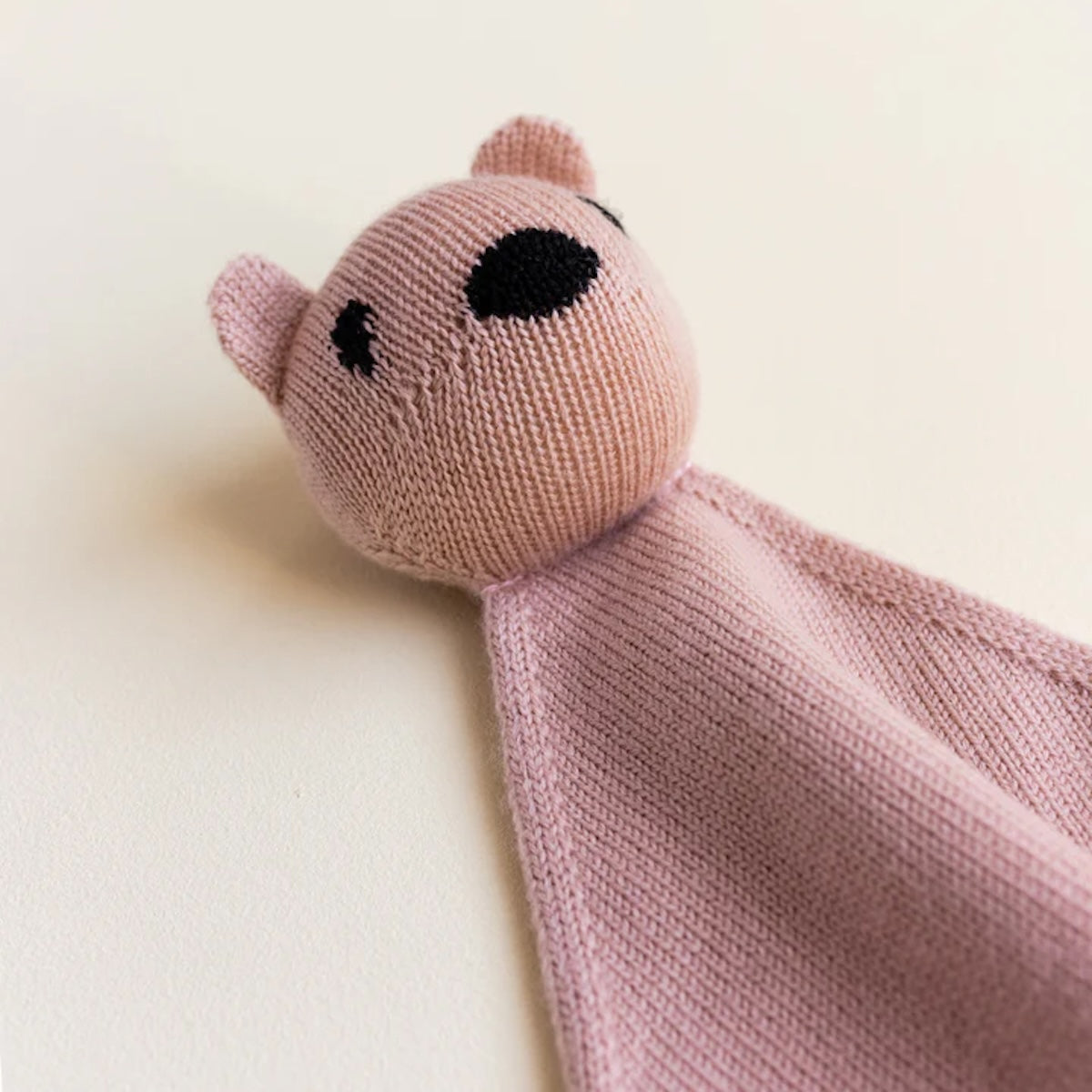 Hvid teddy tokki knuffeldoekje blush