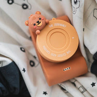 Is jouw kindje een echte creatieveling? Dan zal hij of zij zeker blij worden van deze urban zoo camera in bear van The Zoofamily. Met deze superschattige kindercamera kan je kleintje professionele foto's en video's maken. Het is de leukste kindvriendelijke camera die er is! VanZus