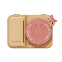 Is jouw kindje gek op het maken van foto's? Dan is deze zoo print camera in fox van het merk The Zoofamily een absolute must have! Met deze coole camera kan je kleintje foto's maken die direct worden uitgeprint. VanZus