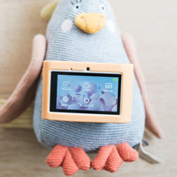 Is jouw kindje een echte creatieveling? Dan zal hij of zij zeker blij worden van deze urban zoo camera in lion van The Zoofamily. Met deze superschattige kindercamera kan je kleintje professionele foto's en video's maken. Het is de leukste kindvriendelijke camera die er is! VanZus