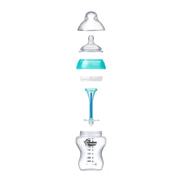 De Tommee Tippee babyfles blue advanced 260 ml uit de closer to nature lijn, is een fles voor baby's vanaf de geboorte. De flesspeen bootst de borst, incl anti-koliek ventiel. Inhoud: 260 ml. Kleur: blauw. Vanaf 0+. VanZus.