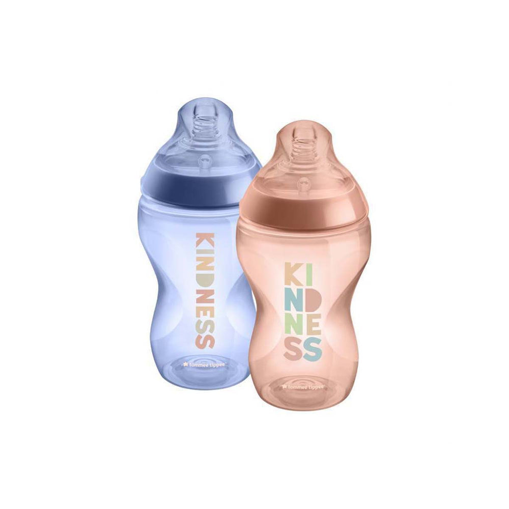 De Tommee Tippee babyfles blue pink 340 ml 2 stuks uit de closer to nature lijn, zijn flessen voor baby's vanaf 3 maanden. De flesspeen bootst de borst na en de easi-vent laat lucht ontsnappen. Inhoud: 2x 340 ml. VanZus.