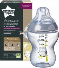 De Tommee Tippee babyfles owl 260 ml uit de closer to nature lijn is een fijne fles voor kleintjes vanaf de geboorte. De flesspeen bootst de borst na en de easi-vent laat lucht ontsnappen. Inhoud: 260 ml. Vanaf 0+. VanZus.