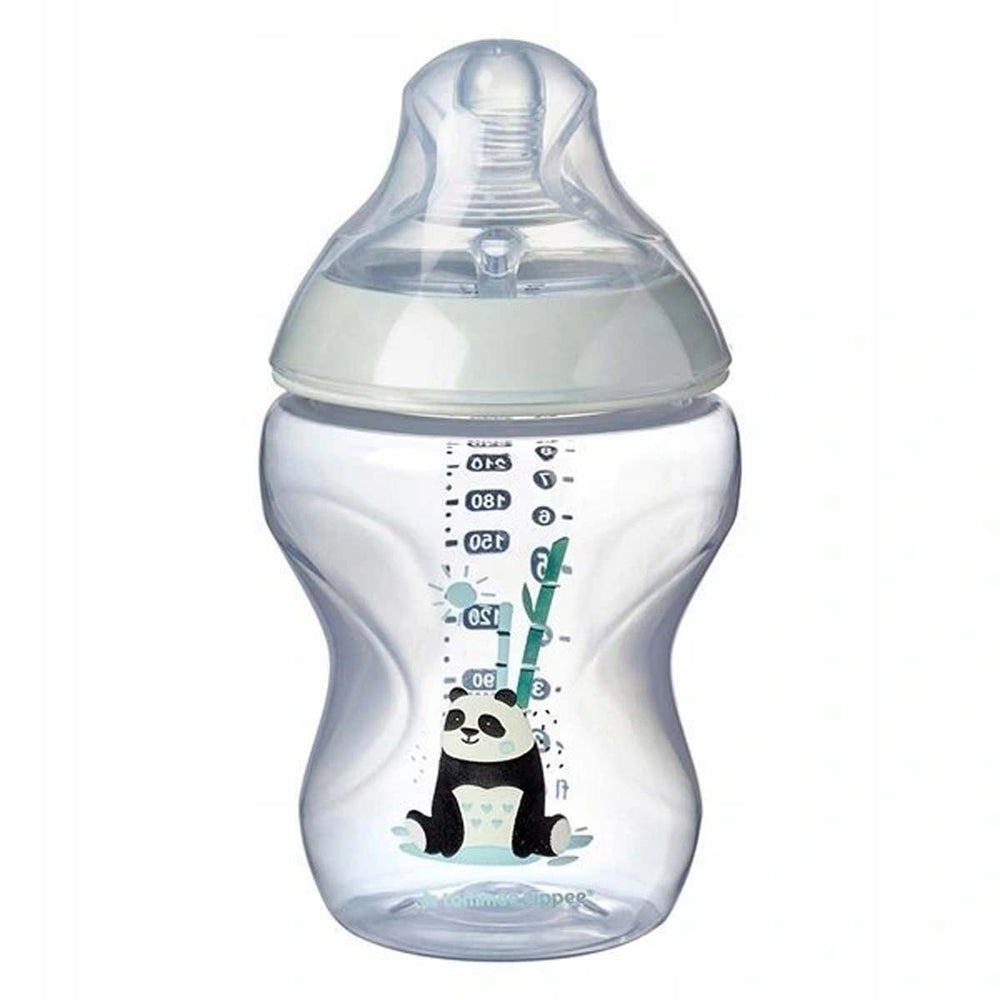 De Tommee Tippee babyfles panda 260 ml uit de closer to nature lijn, is een fles voor kleintjes vanaf de geboorte. De flesspeen bootst de borst na en de easi-vent laat lucht ontsnappen. Inhoud: 260 ml. Vanaf 0+. VanZus.