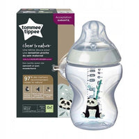 De Tommee Tippee babyfles panda 260 ml uit de closer to nature lijn, is een fles voor kleintjes vanaf de geboorte. De flesspeen bootst de borst na en de easi-vent laat lucht ontsnappen. Inhoud: 260 ml. Vanaf 0+. VanZus.