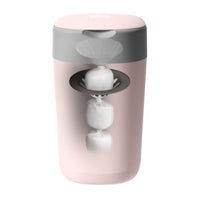 Je baby is nog zo klein, maar kan al een enorme puinhoop maken! Gelukkig is er deze sangenic twist luieremmer in het roze van het merk Tommee Tippee. Deze luieremmer van Tommee Tippee is de enige luieremmer die elke luier individueel inwikkelt. VanZus