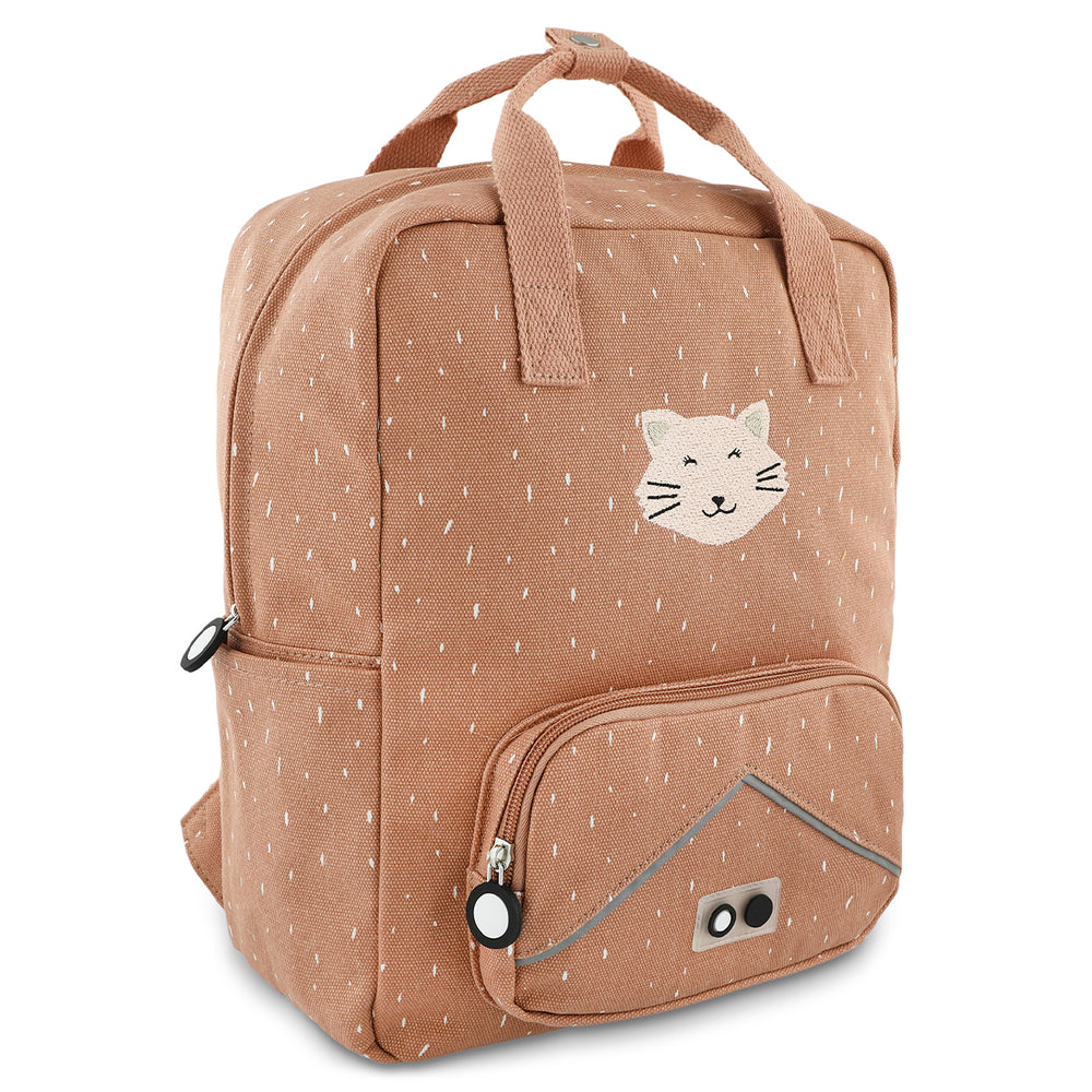 Met de Trixie Mrs. Cat rugzak groot is je kleintje klaar voor elk avontuur! De eerste schooldag of een leuke activiteit: in deze grote schooltas in de vorm van een kat kan je al jouw spulletjes kwijt. VanZus.