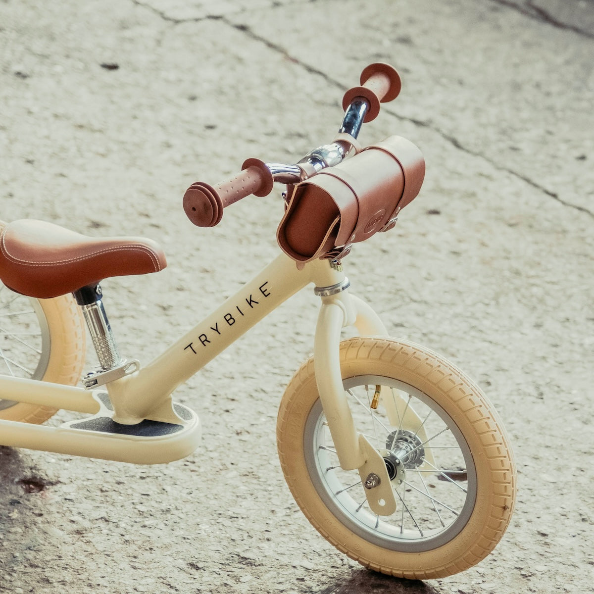 Trybike steel 2-in-1 tricycle cream vintage