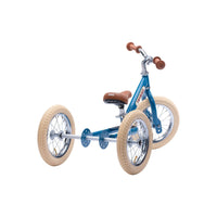Bestel de Trybike steel 2-in-1 driewieler in de kleur vintage blue en laat je kindje het plezier van fietsen ontdekken! Eenvoudig om te bouwen van een loopfiets naar een echte fiets. Duurzaam en veilig. VanZus