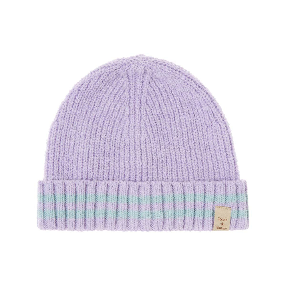 Houd je kindje warm én stijlvol met de gebreide beanie muts stripes lila van Tocoto Vintage. Zachte stof, vrolijke strepen, verkrijgbaar in maten S en M. Perfect voor winterse avonturen! VanZus