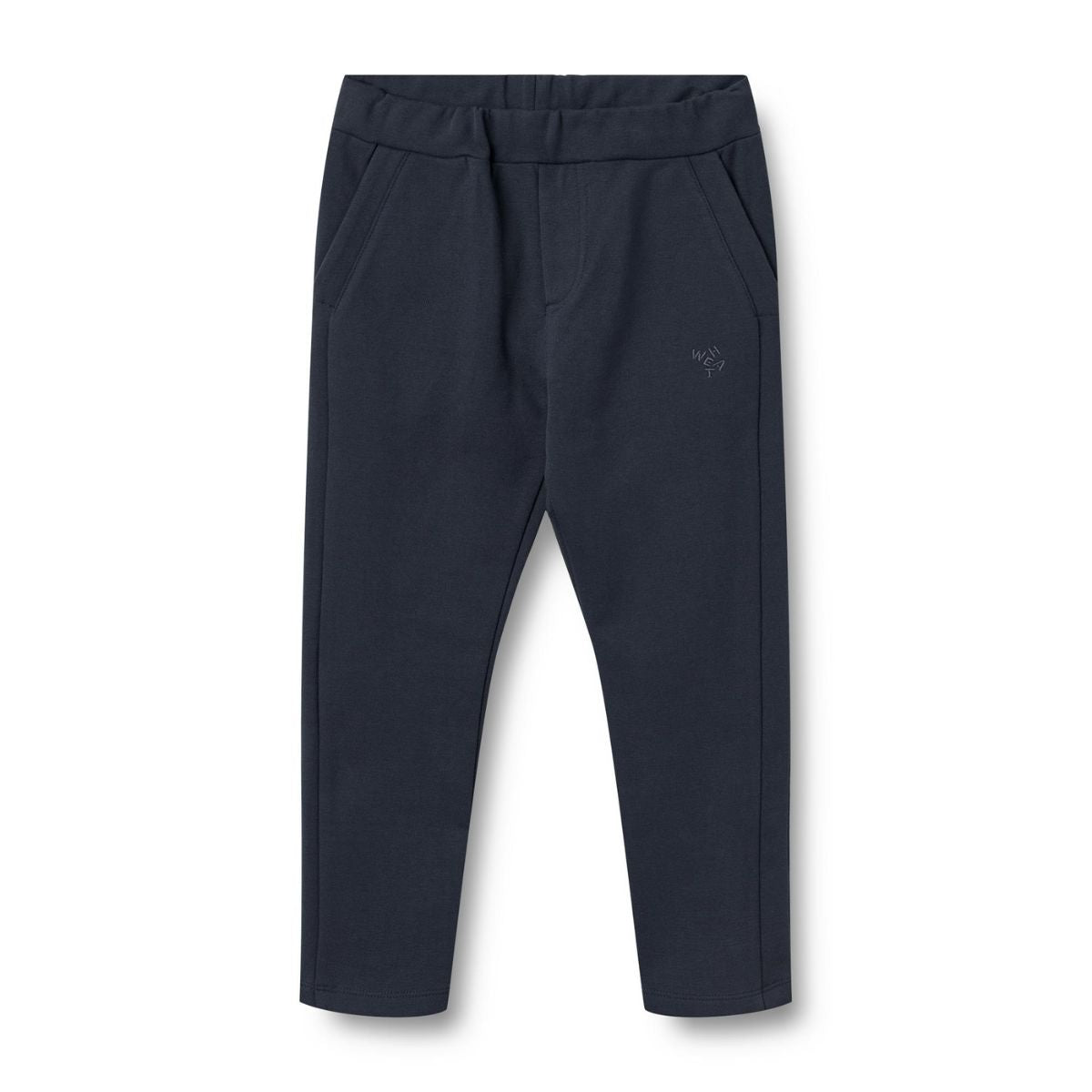 Deze comfy frank sweatpants van Wheat in de kleur navy is perfect voor zowel relaxen als dagelijkse activiteiten. De joggingsbroek heeft elastiek in de taille dat je kunt verstellen en handige steekzakken aan de zijkant. VanZus