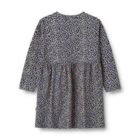 De schattige jurk sessa jersey in de kleur blue flowers van Wheat is een heerlijke jurk voor je kind! VanZus