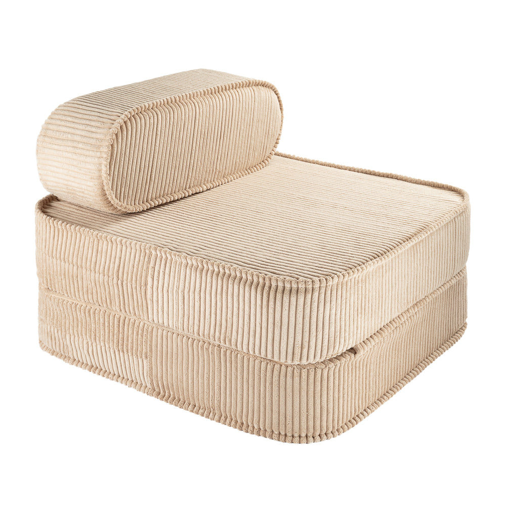 De Wigiwama flip stoel brown sugar is niet alleen mooi en comfortabel, maar ook nog eens heel handig! Deze leuke stoel kun je namelijk uitvouwen tot een matrasje. Handig voor een gezellige logeerpartij. VanZus.