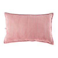 Het Wigiwama bolster kussen pink mousse is de perfecte toevoeging aan elke slaapkamer of misschien zelfs de woonkamer. Het kussen is heerlijk zacht en is gemaakt van een mooie corduroy rib stof. VanZus.