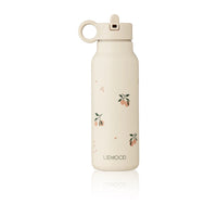 De Liewood falk waterfles peach sea shell 350ml is een ideale waterfles voor onderweg. Deze waterfles heeft met een inhoud van 350 ml een prima formaat voor iedereen die onderweg de dorst wil lessen. VanZus.