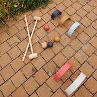 Wie daag jij uit voor een potje croquet? De houten alen croquet set sea blue van Liewood is het perfecte speelgoed voor in de tuin of in het park. Ook een leuk verjaardagscadeau. VanZus