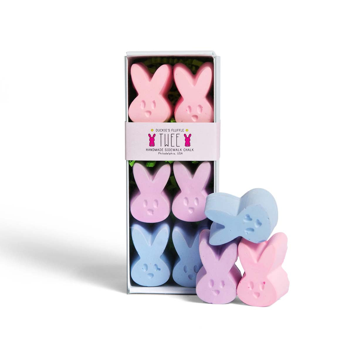 Voor creatieve kindjes: stoepkrijt duckie's fluffle roze van TWEE. Een set bestaat uit 6 konijntjes in de kleuren roze, paars en blauw. Biologisch afbreekbaar, herbruikbaar en niet toxisch en plasticvrij. VanZus