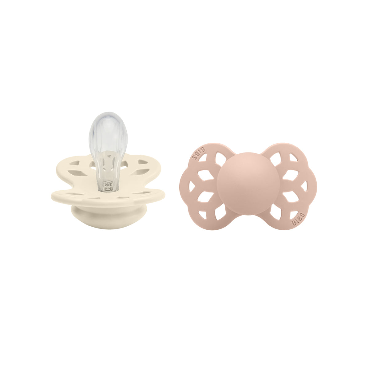 De BIBS infinity 2-pack fopspenen in de kleur ivory/blush hebben platte symmetrische spenen, gemaakt van 100% voedselveilige siliconen, 100% BPA en ftalaten vrij. Elegant design in diverse kleuren. VanZus