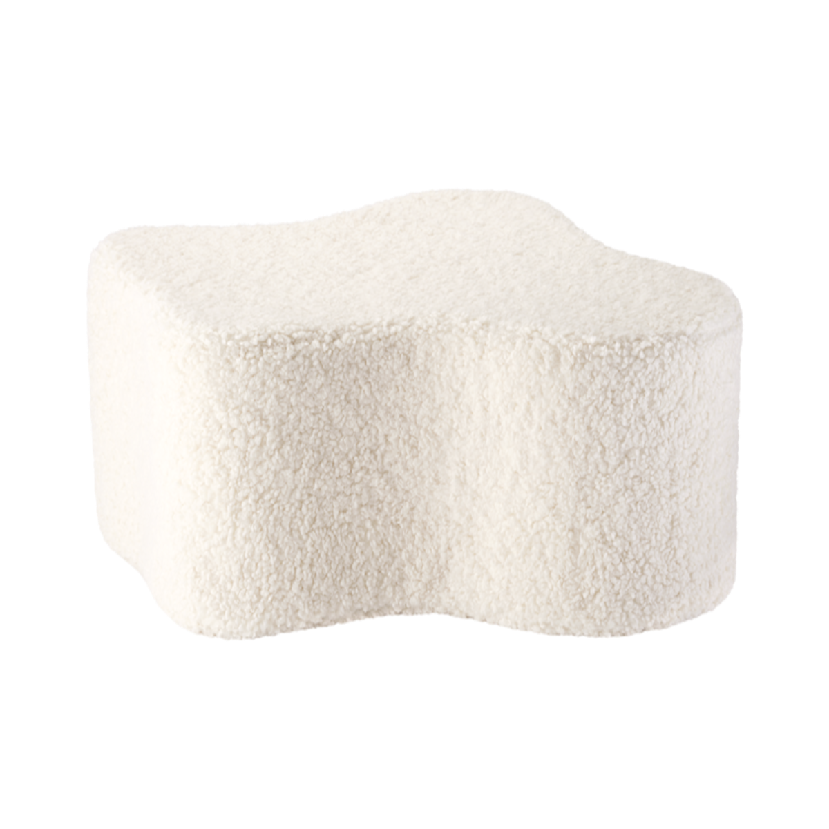 De Wigiwama wolk poef cream white is een heerlijke poef in teddystof voor in de woonkamer of de slaapkamer van je kindje. De poef heeft de vorm van een wolk en zal daardoor leuk staan in elk interieur. VanZus