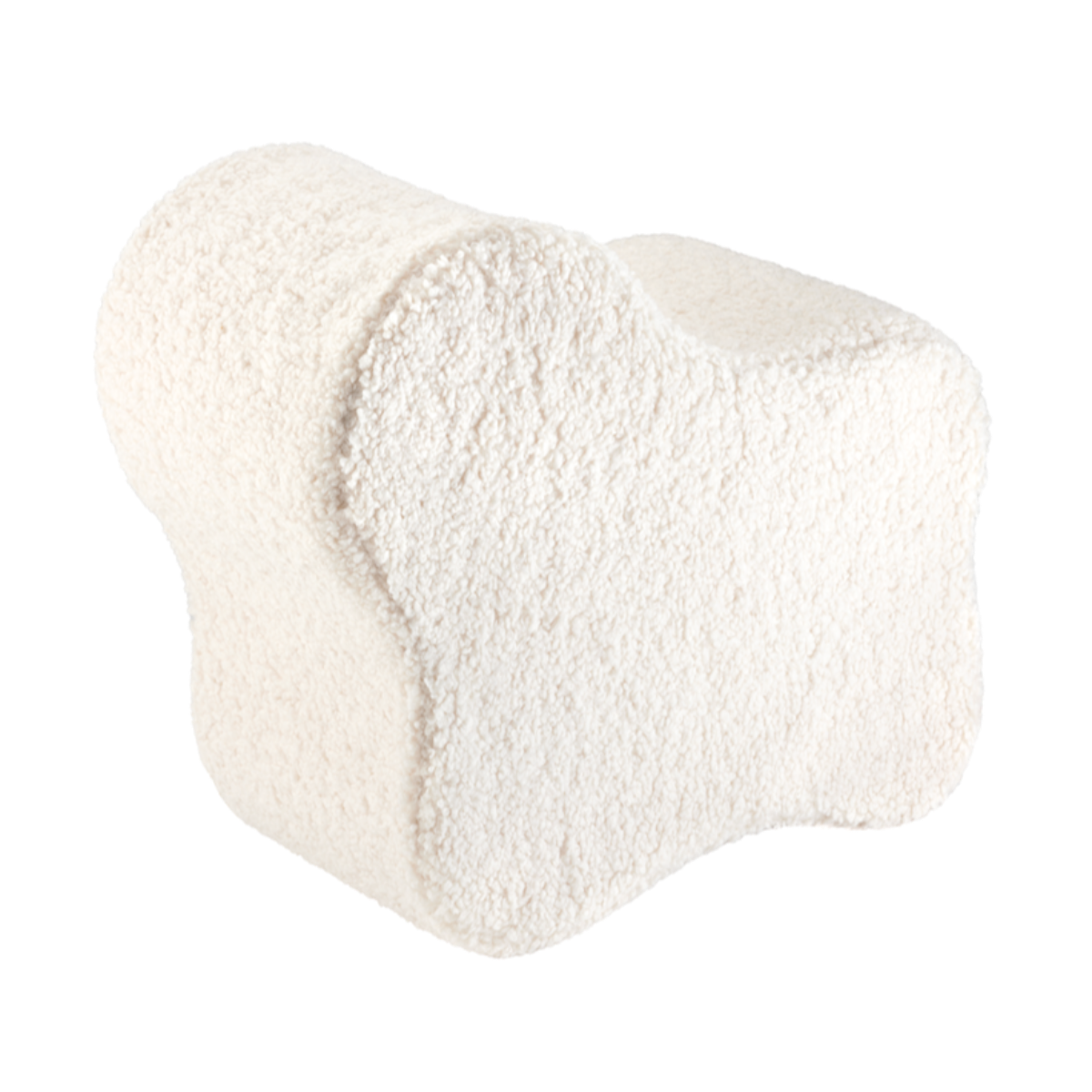 De Wigiwama wolk poef cream white is een heerlijke poef in teddystof voor in de woonkamer of de slaapkamer van je kindje. De poef heeft de vorm van een wolk en zal daardoor leuk staan in elk interieur. VanZus