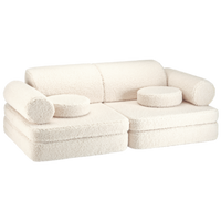 De Wigiwama settee bank cream white is de perfecte toevoeging aan een speelkamer of slaapkamer voor je kindje. Deze dynamische teddy bank bestaat uit losse onderdelen dus je kunt er van alles mee doen. VanZus