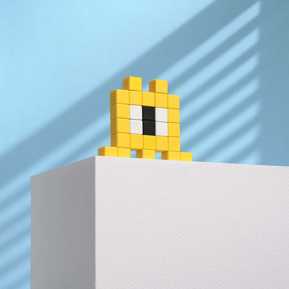Met de PIXIO Mini Monsters Helix kun jij je creativiteit helemaal kwijt. Deze set bestaat uit magnetische blokken waarmee je de leukste 3D pixel kunstwerken maakt. Met deze set uit de Story serie maak je een monstertje. VanZus