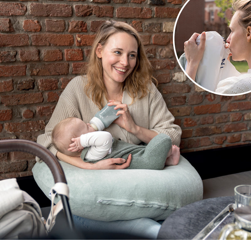 Het Doomoo Nursing Air voedingskussen green is een klein en compact voedingskussen dat je overal mee naartoe kunt nemen. Het geeft je steun wanneer je je baby borstvoeding of flesvoeding geeft. VanZus.