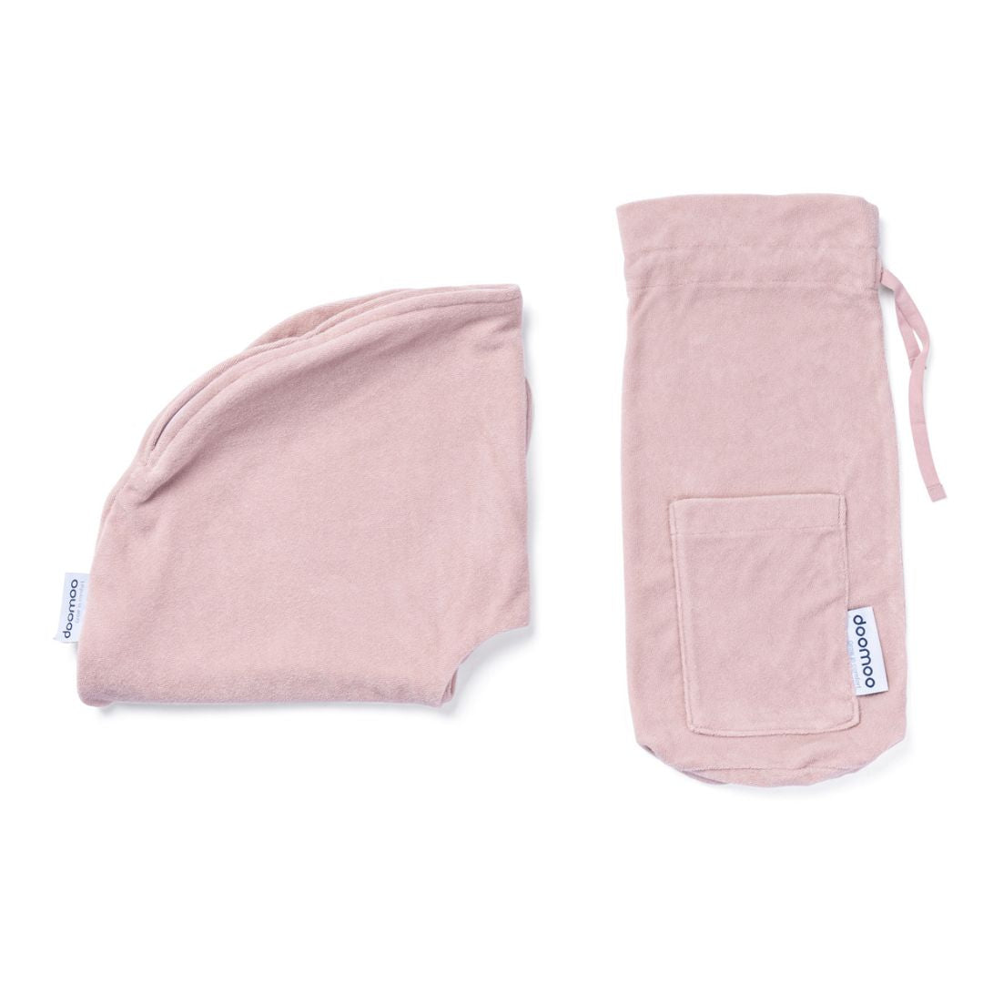 Het Doomoo Nursing Air voedingskussen pink is een klein en compact voedingskussen dat je overal mee naartoe kunt nemen. Het geeft je steun wanneer je je baby borstvoeding of flesvoeding geeft. VanZus.