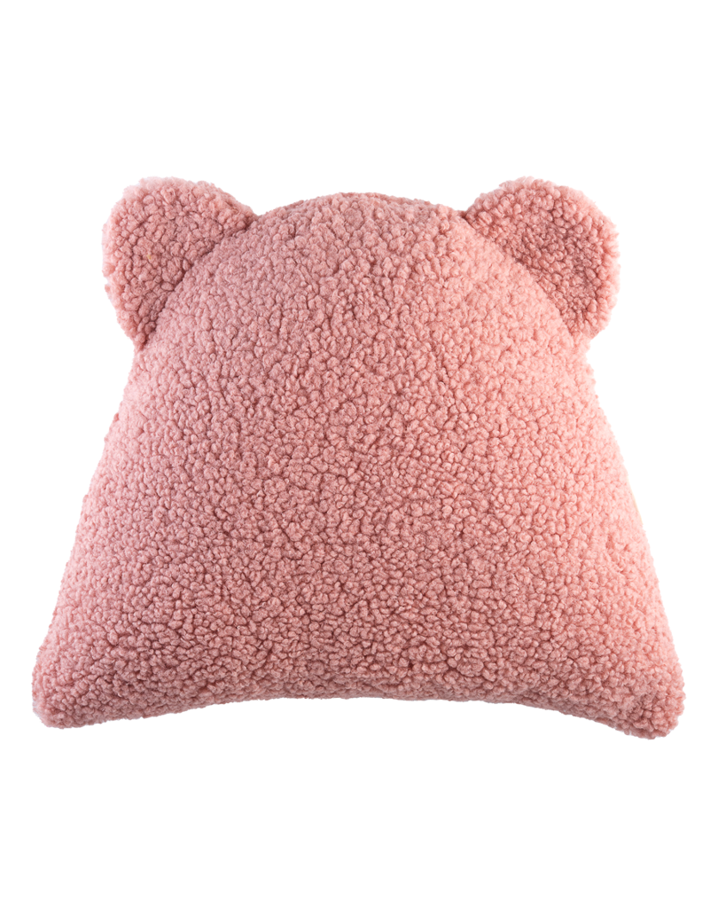 Het Wigiwama bear kussen guava pink is het perfecte accessoire voor op de kamer van je kindje. Dit kussen is niet alleen heerlijk zacht maar ziet er ook super leuk uit. Het kussen heeft namelijk twee oortjes en lijkt daardoor net op een berenkopje. VanZus