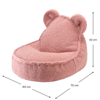 De Wigiwama beanbag bear guava pink is de perfecte plek voor jouw kindje om even lekker te relaxen. Deze zitzak zit heerlijk zacht en ziet er ook nog eens super schattig uit. Deze beanbag heeft namelijk twee hele grote beren oren. VanZus