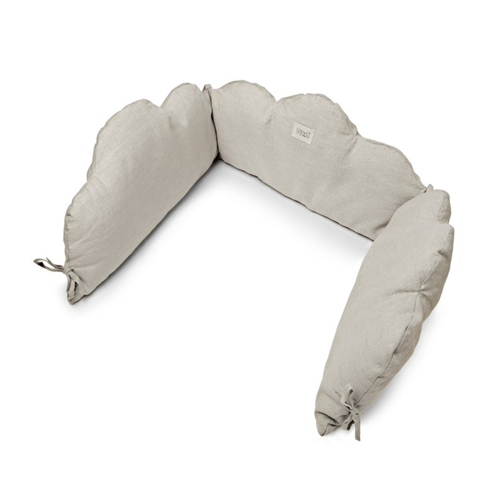 De bedpumber little cloud in 100% linen van Babyshower is perfect voor actieve slapers! Voorkom dat je kindje zich bezeerd en zorg voor een knus hoekje. Een zachte, veilige en stijlvolle bedomrander. VanZus