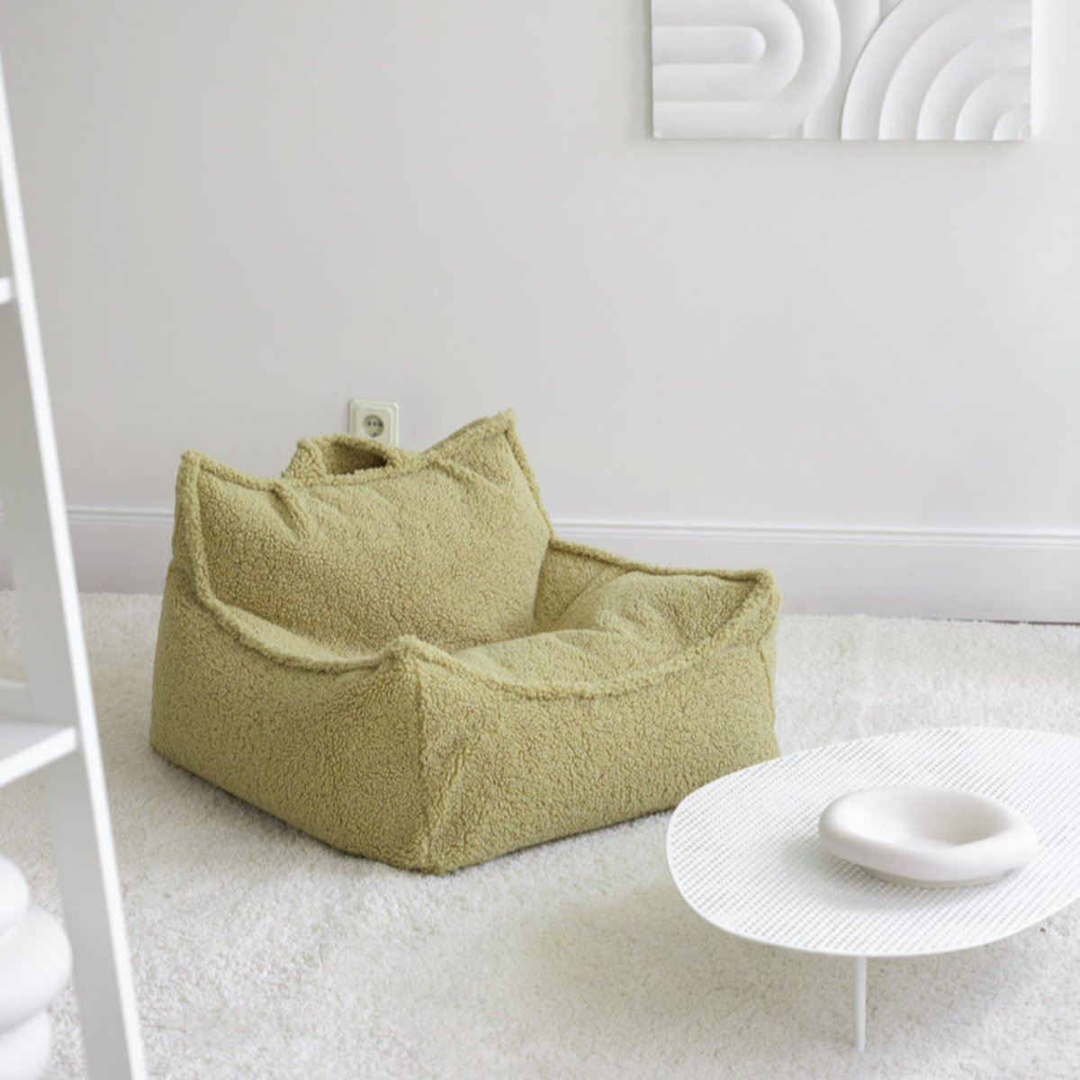 De Wigiwama beanbag stoel matcha is een heerlijke plek voor je kleintje om even tot rust te komen. Deze zitzak stoel is heerlijk zacht en zit super comfortabel. Een boek en snack erbij en je kindje kan lekker relaxen. VanZus