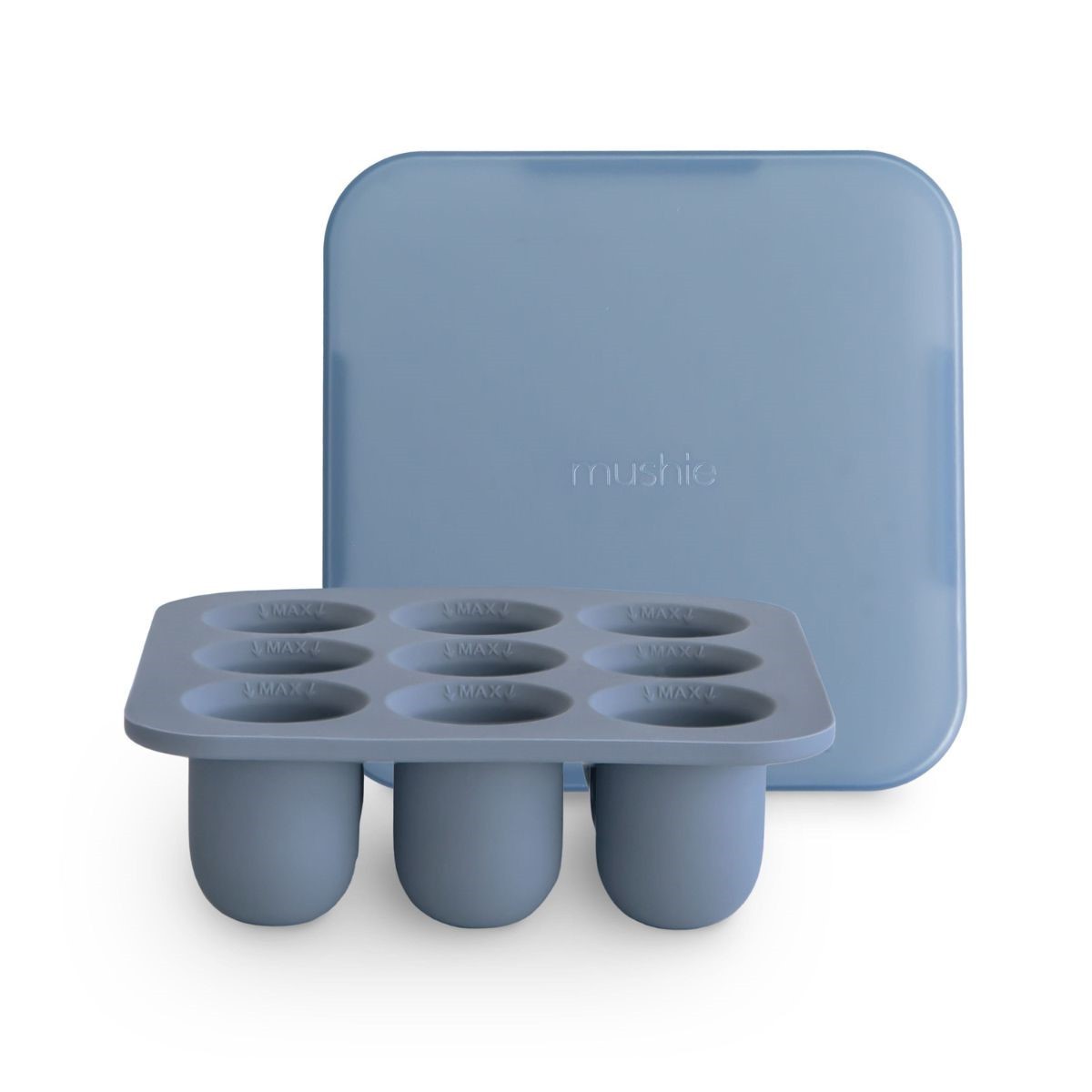 Het Mushie diepvriesbakje klein in tradewinds is ideaal voor het invriezen van babyvoeding. Gemaakt van BPA-vrij silicone met 9 vakken, flexibele structuur en stevige deksel. Geschikt voor de vaatwasser. VanZus