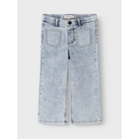 Een denim broek is een must have in iedere kledingkast. Een spijkerbroek is namelijk eindeloos te combineren, comfortabel en stylish. Dat geldt ook voor de rose wide jeans in de kleur light blue denim. VanZus